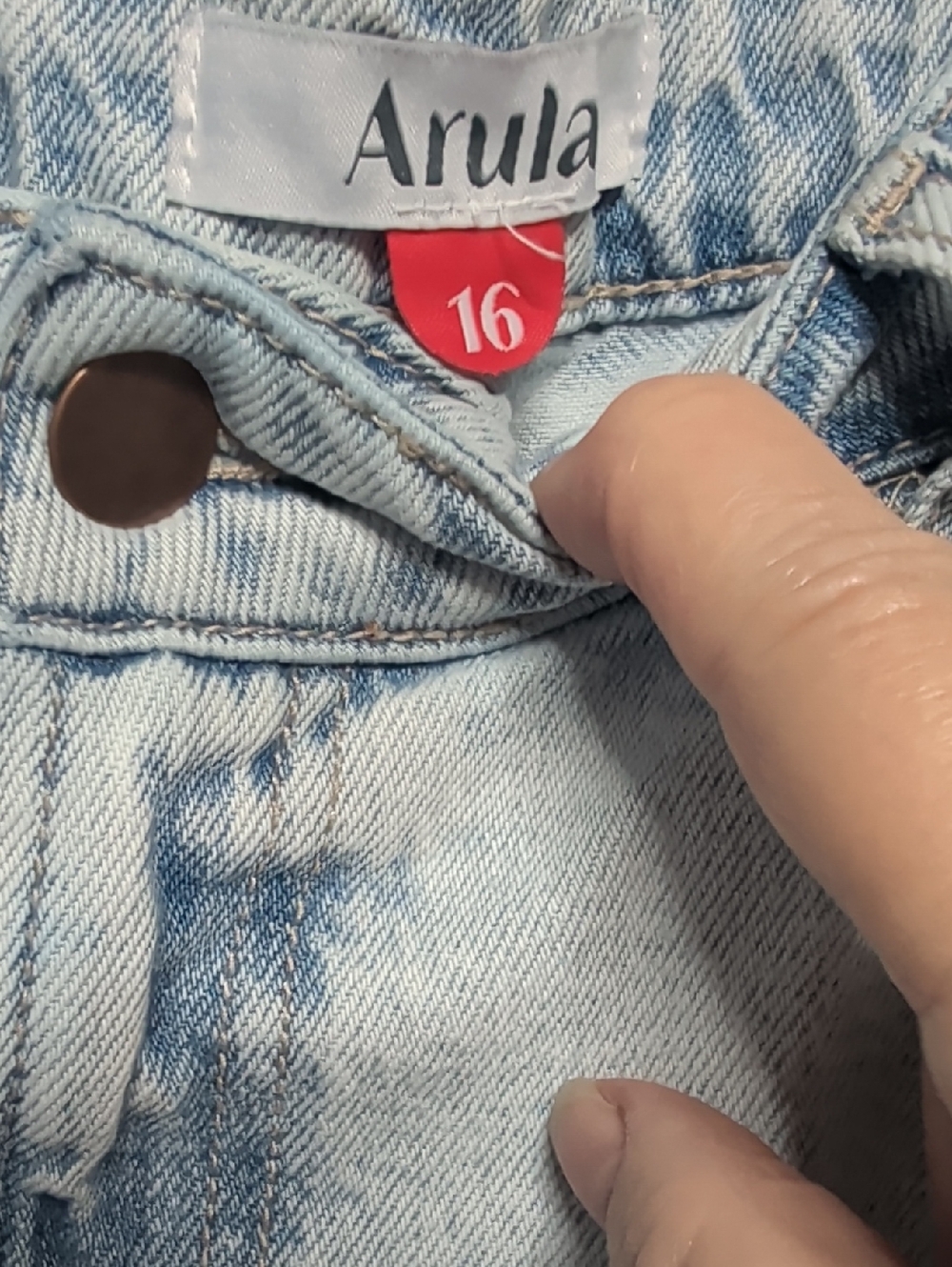 #40 Arula distressed jeans